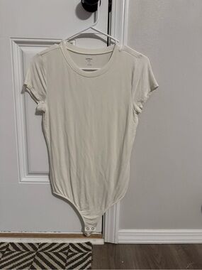 Express Cream Short-Sleeve Bodysuit